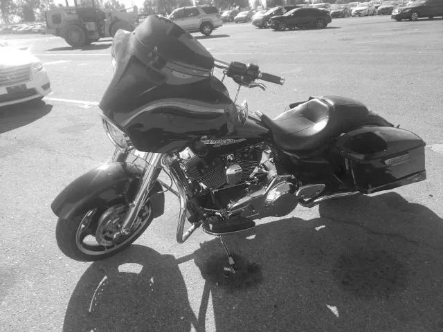 Street Glide до робіт M13 Workshop